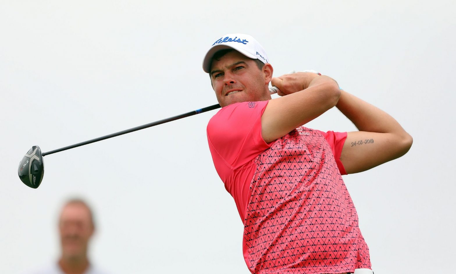 Early lead as Strydom gets title-defense underway 1
